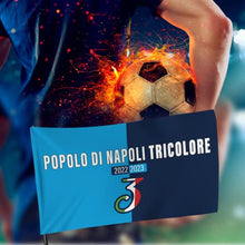 Carica l&#39;immagine nel visualizzatore di Gallery, MAGNATEVE &#39;O LIMONE Bandiera Popolo di Napoli 2023 Originale – Bandiera Campioni 90x150 cm – Gadget Idea Regalo Tifoso Calcio Originali – Idee Regali Divertenti per Tifosi