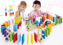 Carica l&#39;immagine nel visualizzatore di Gallery, Hape E1042 - Domino Dinamici - Ilgrandebazar