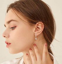 Carica l&#39;immagine nel visualizzatore di Gallery, YADOCA 4 Paia di Orecchini a Cerchio Huggie in Acciaio Inossidabile per...