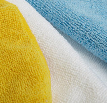 Carica l&#39;immagine nel visualizzatore di Gallery, AmazonBasics - Confezione da 12 panni per la pulizia 12 pezzi.