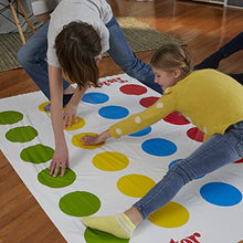 Carica l&#39;immagine nel visualizzatore di Gallery, Hasbro Gaming Twister Gioco in Scatola, Include 1 Tappeto Twister, 1 Ruota E Le Istruzioni, Versione 2020 in Italiano, Multicolore