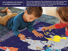 Carica l&#39;immagine nel visualizzatore di Gallery, Cartlab poster mappa del mondo + Italia da grattare con bandiere - le...