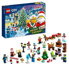 Carica l'immagine nel visualizzatore di Gallery, LEGO 60381 City Calendario dell'Avvento 2023 con 24 Regali, Incluse le Figure di Babbo Natale e della Renna, e Tappeto da Gioco Invernale, Regalo Natalizio per Bambini, Bambine, Ragazzi e Ragazze