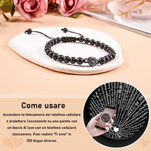 Carica l&#39;immagine nel visualizzatore di Gallery, CheersLife Braccialetto Di Proiezione Ti Amo In 100 Lingue Braccialetti Di Coppia Regalo Per Uomo Fidanzato Fidanzata Marito Moglie Anniversario San Valentino Natale Compleanno Regalo Per Lui E Lei