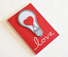 Carica l&#39;immagine nel visualizzatore di Gallery, Love - lampadina- cuore - biglietto d&#39;auguri (formato 15 x 10,5 cm) - vuoto... - Ilgrandebazar