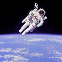 Carica l&#39;immagine nel visualizzatore di Gallery, Brainstorm Toys, Torcia con proiettore Spaziale Space Torch, Gioco educativo - Ilgrandebazar
