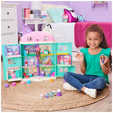 Carica l'immagine nel visualizzatore di Gallery, Gabby's Dollhouse, Confezione deluxe con Gabby e gattini, 7 personaggi di Gabby, giochi per bambini dai 3 anni in su