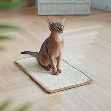 Carica l'immagine nel visualizzatore di Gallery, Fukumaru Tappetino tiragraffi per gatti, 40 x 30 cm, in sisal naturale, per gatti, orizzontale, protegge tappeti e divani, beige