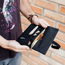 Carica l&#39;immagine nel visualizzatore di Gallery, Borsello portatabacco idrorepellente - Astuccio porta tabacco, cartine, filtri e accendino (Cerniera gialla)