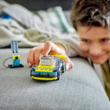 Carica l&#39;immagine nel visualizzatore di Gallery, LEGO 60383 City Auto Sportiva Elettrica, Macchina Giocattolo Per Bambini E Bambine Dai 5 Anni, Set Supercar Con Minifigure Pilota Da Corsa, Idee Regalo