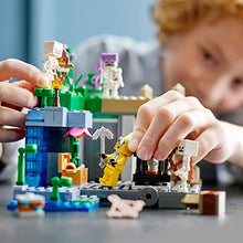 Carica l&#39;immagine nel visualizzatore di Gallery, LEGO 21189 Minecraft La prigione degli scheletri, giocattolo costruibile, figura dello scheletro con accessori, grotta, da 8 anni in su