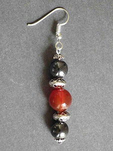 Orecchini di Thurcolas Venezia con perle dell'ematite e dell'agata rossa