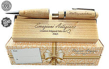 Carica l&#39;immagine nel visualizzatore di Gallery, Penna Regalo Originale in Legno Multifunzione USB 32Gb, per: Laurea,...