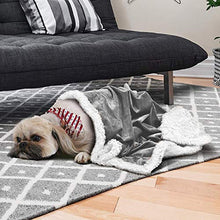 Carica l&#39;immagine nel visualizzatore di Gallery, Coperta in pile per cuccioli, piccola e lavabile, sherpa Grigio/bianco.