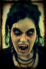 Carica l&#39;immagine nel visualizzatore di Gallery, Lenti a contatto colorate&quot;Vampiro&quot; + capsule di sangue finto + portalenti... - Ilgrandebazar