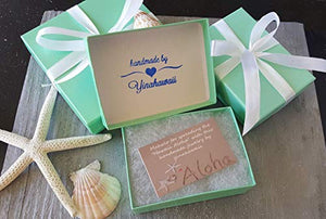 Realizzato a mano in Hawaii, filo avvolto Saluto baia turchese orecchini blu...