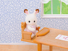 Carica l&#39;immagine nel visualizzatore di Gallery, Sylvanian Families 4506, Tavolo famiglia e sedie