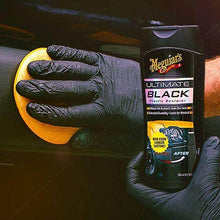Carica l&#39;immagine nel visualizzatore di Gallery, Meguiar&#39;s G15812EU Ultimate Black Restorer - Rinnovante e protettivo per plastiche esterne, Nero - per plastiche nere, 355 ml