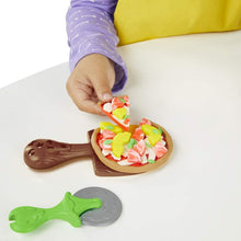 Carica l'immagine nel visualizzatore di Gallery, Hasbro Play-Doh Play-Doh-La Pizzeria (playset con 5 vasetti di pasta da modellare), Multicolore, E4576EU4