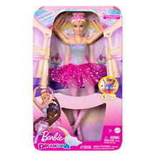 Carica l&#39;immagine nel visualizzatore di Gallery, Barbie Dreamtopia Luci Scintillanti - Bambola Barbie, Ballerina Magico Tutu, magica ballerina dai capelli biondi, con luci, coroncina e tutù rosa, Giocattolo per Bambini 3+ Anni, HLC25