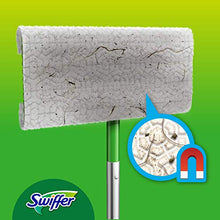 Carica l'immagine nel visualizzatore di Gallery, Swiffer Panni di Ricambio per Scopa Ottimi per Parquet, 36 Pezzi, per Catturare e Intrappolare 3 Volte Più Polvere, Sporco e Peli di una Scopa Tradizionale