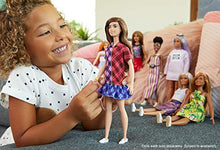 Carica l&#39;immagine nel visualizzatore di Gallery, Barbie- Fashionistas Bambola con Capelli Castani Mossi e Vestitino Plaid,... - Ilgrandebazar