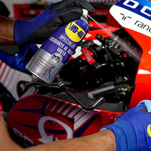 Carica l'immagine nel visualizzatore di Gallery, Lucidante al Silicone WD-40 Specialist Moto, Facile da Applicare senza Bisogno di Lucidare, Utilizzabile su Fibra di Carbonio, Metallo e Plastica, 400 ml