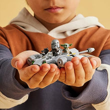 Carica l'immagine nel visualizzatore di Gallery, LEGO Star Wars The Mandalorian N-1 Fighter Microfighter 75363, Il Libro di Boba Fett Giocattolo con Minifigure di Baby Yoda