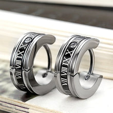 Carica l&#39;immagine nel visualizzatore di Gallery, Flongo orecchini uomo in acciaio romatico lettering schema cerchio forma Nero - Ilgrandebazar