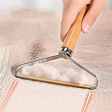 Carica l'immagine nel visualizzatore di Gallery, Levapelucchi manuale, ZoneYan Portable Clothes Lint Remover Manual, Rasoio... - Ilgrandebazar