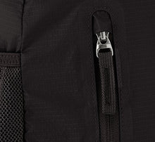 Carica l&#39;immagine nel visualizzatore di Gallery, AmazonBasics - Zaino ultra leggero pieghevole 25 l, Nero