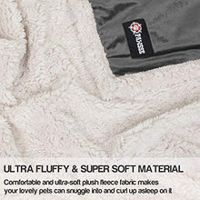 Carica l&#39;immagine nel visualizzatore di Gallery, Coperta in pile per cuccioli, piccola e lavabile, sherpa Grigio/bianco.