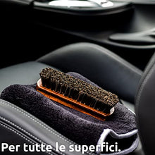 Carica l'immagine nel visualizzatore di Gallery, Cleaneed Spazzola Premium per Pelle e Tessuti - Extra Delicata - Facile Cura e Pulizia - Spazzola di Pulizia per tappezzeria, Pelle, Alcantara, Similpelle, Capote, Interni Auto.