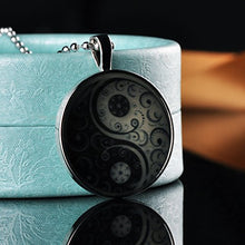 Carica l&#39;immagine nel visualizzatore di Gallery, Yumilok Tai Chi Yin Yang Collana con ciondolo brillante al buio in lega,... - Ilgrandebazar