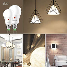 Carica l'immagine nel visualizzatore di Gallery, EXTRASTAR Lampadina Con Sensore, E27 Lampadine LED con Sensore Crepuscolare da Esterno, Auto On/Off, 9W bianco freddo 6500K per Veranda Giardino Porta d'ingresso Corridoio 2 pezzis