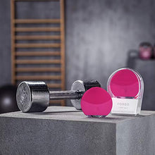 Carica l&#39;immagine nel visualizzatore di Gallery, FOREO LUNA Mini 2 Dispositivo pulizia viso | Fuchsia - Ilgrandebazar