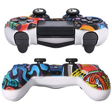 Carica l'immagine nel visualizzatore di Gallery, 6amLifestyle Cover Skin Controller PS4 Dualshock in Silicone Graffiti 01