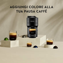 Carica l&#39;immagine nel visualizzatore di Gallery, De&#39;Longhi Nespresso Vertuo Pop ENV90.B, Macchina Caffè a Capsule con Tecnologia Centrifusion, 4 Formati in Tazza, Incluso Set di Benvenuto con 12 Capsule, 1260W, Liquorice Black