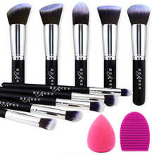 Carica l&#39;immagine nel visualizzatore di Gallery, BEAKEY set di pennelli trucco Premium synthetic Kabuki fondazione cipria fard, ombretto, pennelli per trucco, kit con spugnetta e Brush Egg (10 + 2 pezzi, nero/argento)