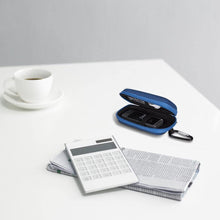 Carica l'immagine nel visualizzatore di Gallery, AGPTEK BC Protezione Copertura Durevole a Conchiglia per Lettore MP3 da 1,8 Pollochi(10 * 5cm) e Auricolare, Titolare con moschettone di Metallo, Blue