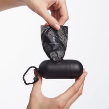 Carica l&#39;immagine nel visualizzatore di Gallery, AmazonBasics - Sacchetti per bisogni dei cani, con dispenser e clip 300, Nero - Ilgrandebazar