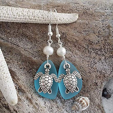 Carica l&#39;immagine nel visualizzatore di Gallery, Fatti a mano alle Hawaii,&quot;Doppia Turtles&quot; Turquoise Bay orecchini di vetro... - Ilgrandebazar