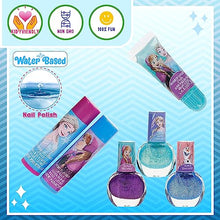 Carica l&#39;immagine nel visualizzatore di Gallery, Disney Frozen - Townley Girl Il set per il trucco cosmetico Train Case include lucidalabbra, luccichio per gli occhi, pennelli, accessori per smalto e altro