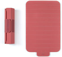 Carica l'immagine nel visualizzatore di Gallery, Trebonn - Roll Expand Board, Tagliere in Plastica Arrotolabile con Fondo Antiscivolo, Salvaspazio E Perfetto per Uso Quotidiano. 39 x 24 cm