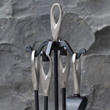 Carica l&#39;immagine nel visualizzatore di Gallery, Set di Strumenti per Caminetti 5 Pezzi, Porta Attrezzi, Black&amp;silver - Ilgrandebazar