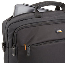 Carica l&#39;immagine nel visualizzatore di Gallery, AmazonBasics - Borsa a tracolla per laptop, computer e tablet da 40 cm, Nero