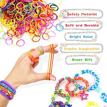 Carica l&#39;immagine nel visualizzatore di Gallery, Elastici per Braccialetti, 2500+ Bracciale Elastici Colorati Loom Bands Kit 40 griglia, fai da te Bambina Elastici di Gomma Bracciale Lavorare a Maglia Fare Braccialetti Perline Giocattolo Regalo
