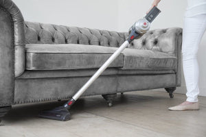 Hoover FD22G Scopa Ricaricabile 2 in 1 Freedom, senza sacchetto, Autonomia fino a 25 minuti, Serbatoio da 0.7 litri, 76 dB, Grigio Perlato