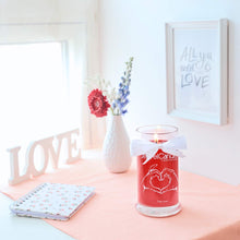 Carica l&#39;immagine nel visualizzatore di Gallery, JewelCandle True Love - Candela in Vetro con Un Gioiello - Pendente - Ilgrandebazar