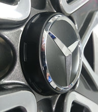 Carica l&#39;immagine nel visualizzatore di Gallery, UG 4X Tappi Coprimozzo 75mm Logo Mercedes Nero Rialzato AMG Classe A B C - Ilgrandebazar